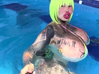 Hot 3D redhead licking a pussy while getting fucked