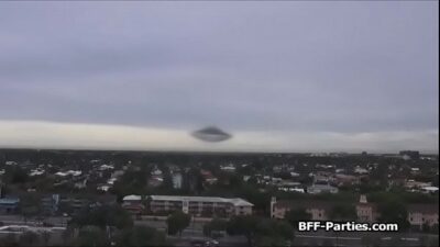 Kinky Aliens sharing lucky cock